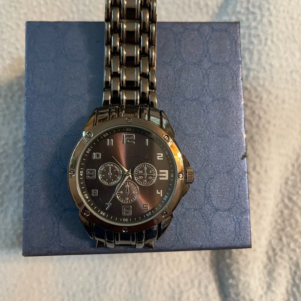 Men’s watch/ Knife Gift Set in nice box. Fmdal751 NWT!